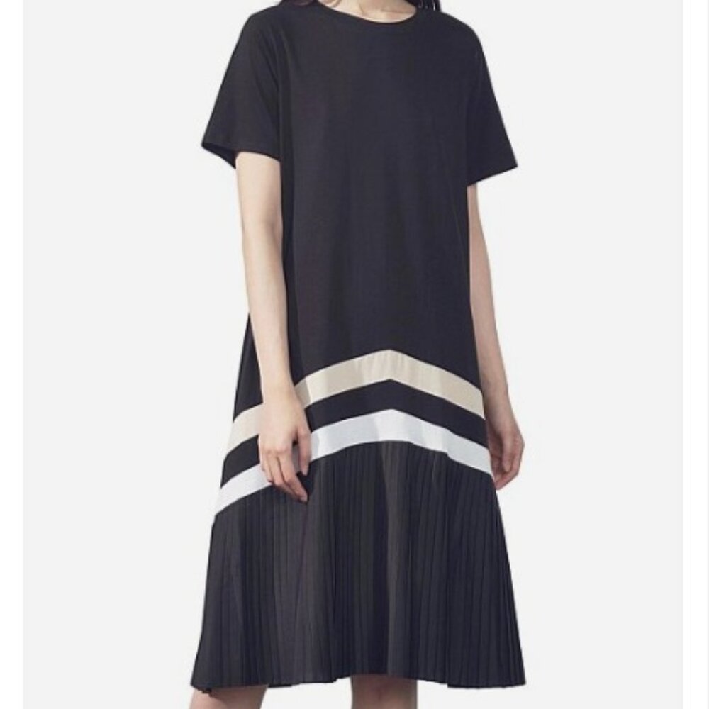 UCHUU Pleated Midi Dress Black beige white stripes Small 4-6 Montreal Designer